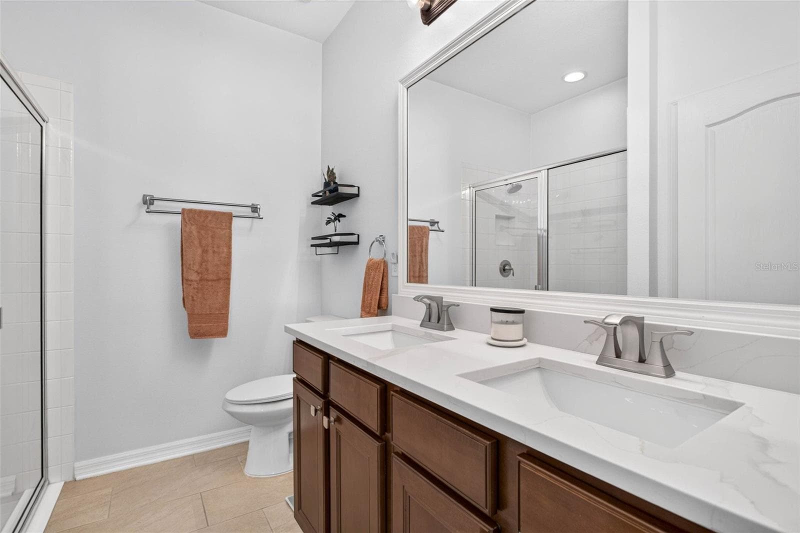 Ensuite bath with 2 sinks - 32835 WOODTHRUSH WAY, WESLEY CHAPEL