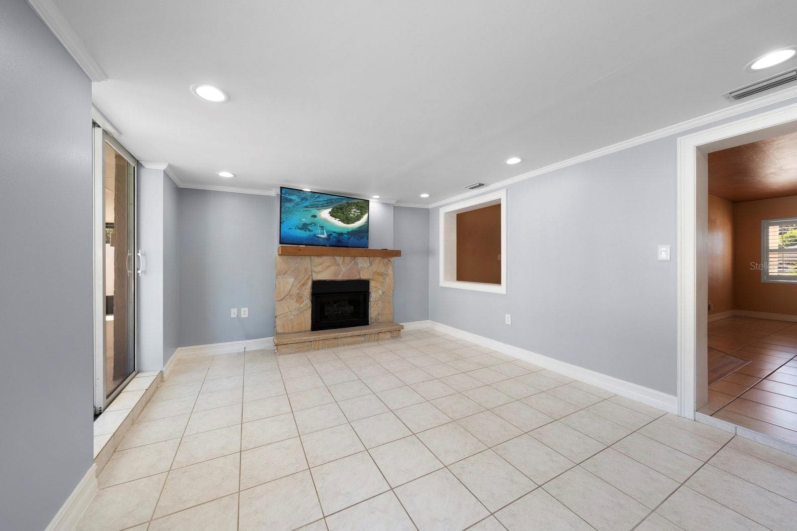 Single Family Residence at 1039 MADISON ST, LARGO, photo 11 of 22