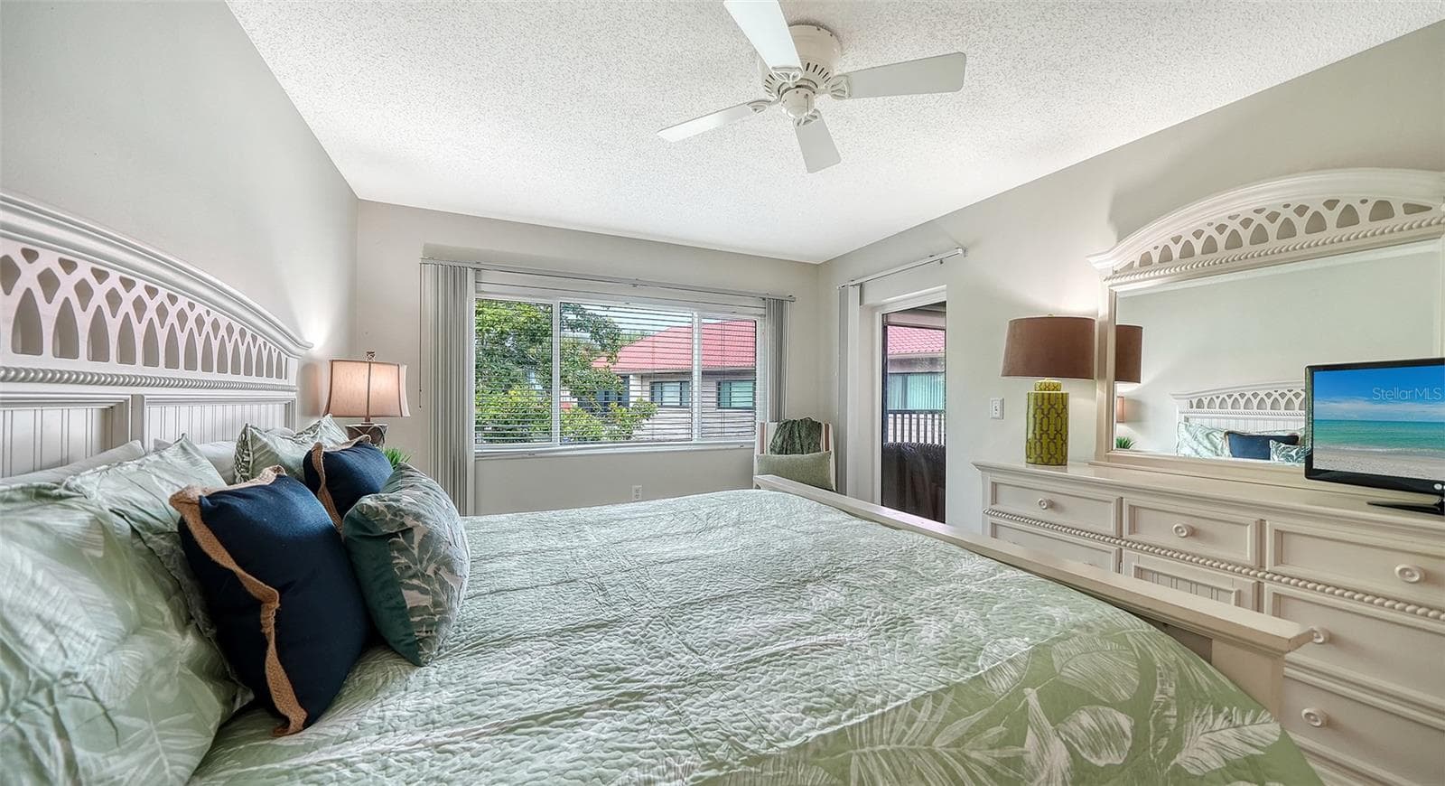Condominium at 6204 MIDNIGHT PASS RD #205, SARASOTA, photo 18 of 42