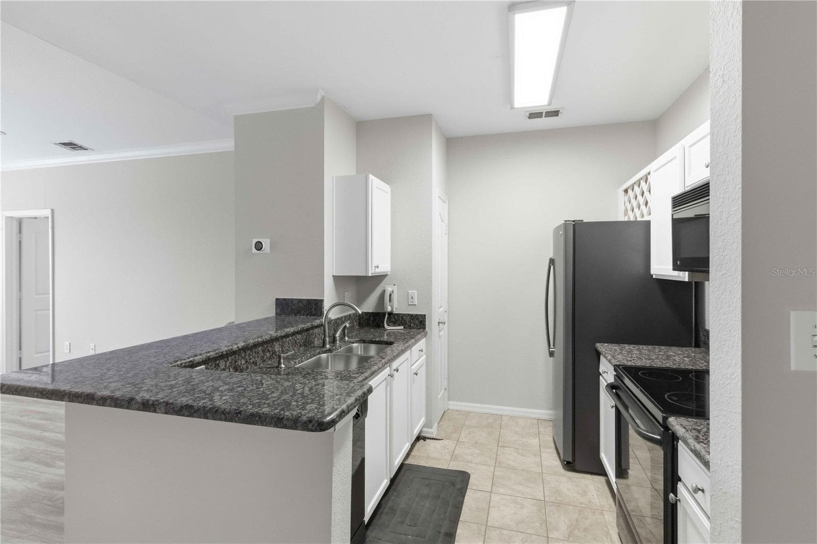 Condominium at 5000 CULBREATH KEY WAY #1-313, TAMPA, photo 11 of 79