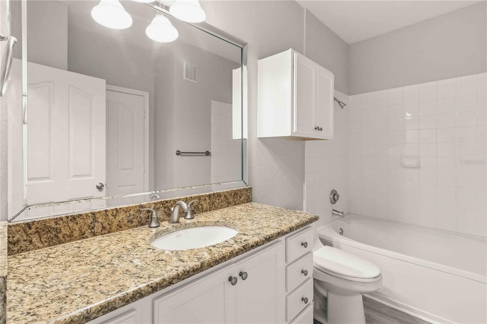 EN-SUITE BATHROOMS - 5000 CULBREATH KEY WAY #1-313, TAMPA