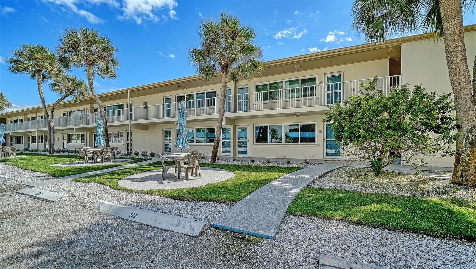 5950 MIDNIGHT PASS RD #201