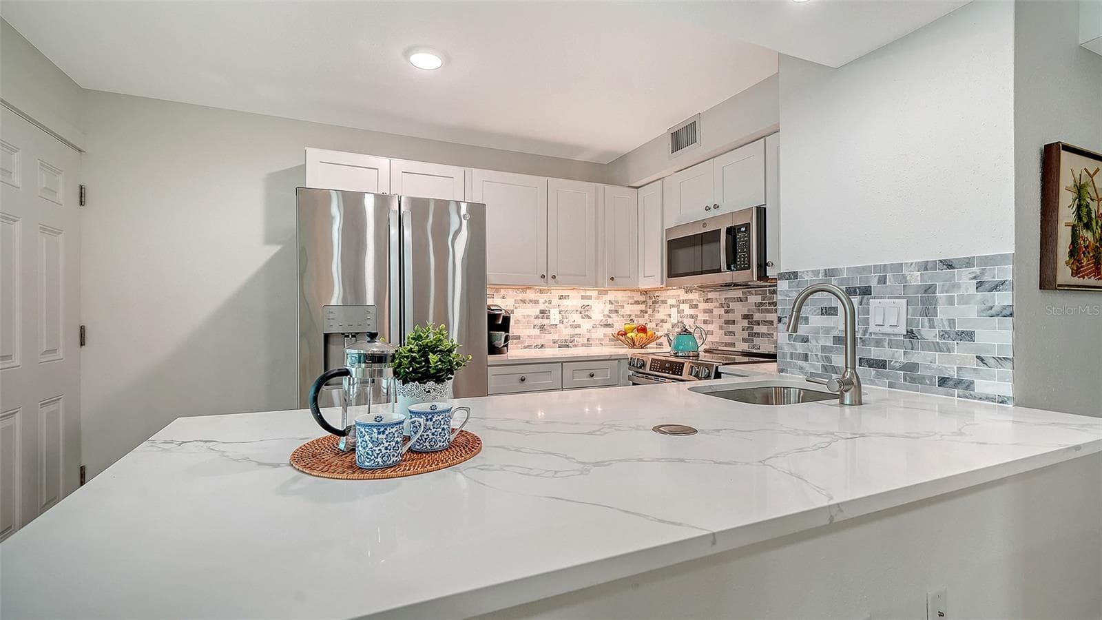 Condominium at 5950 MIDNIGHT PASS RD #201, SARASOTA, photo 9 of 30