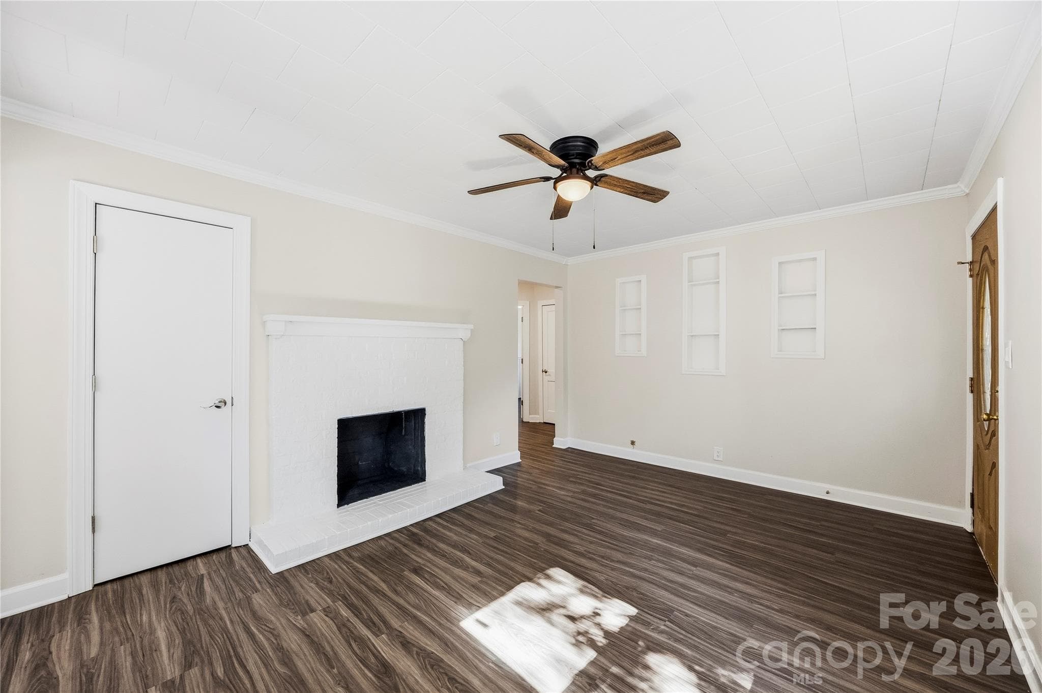 Single Family Residence at 915 Skyway Drive, Kannapolis, photo 4 of 29