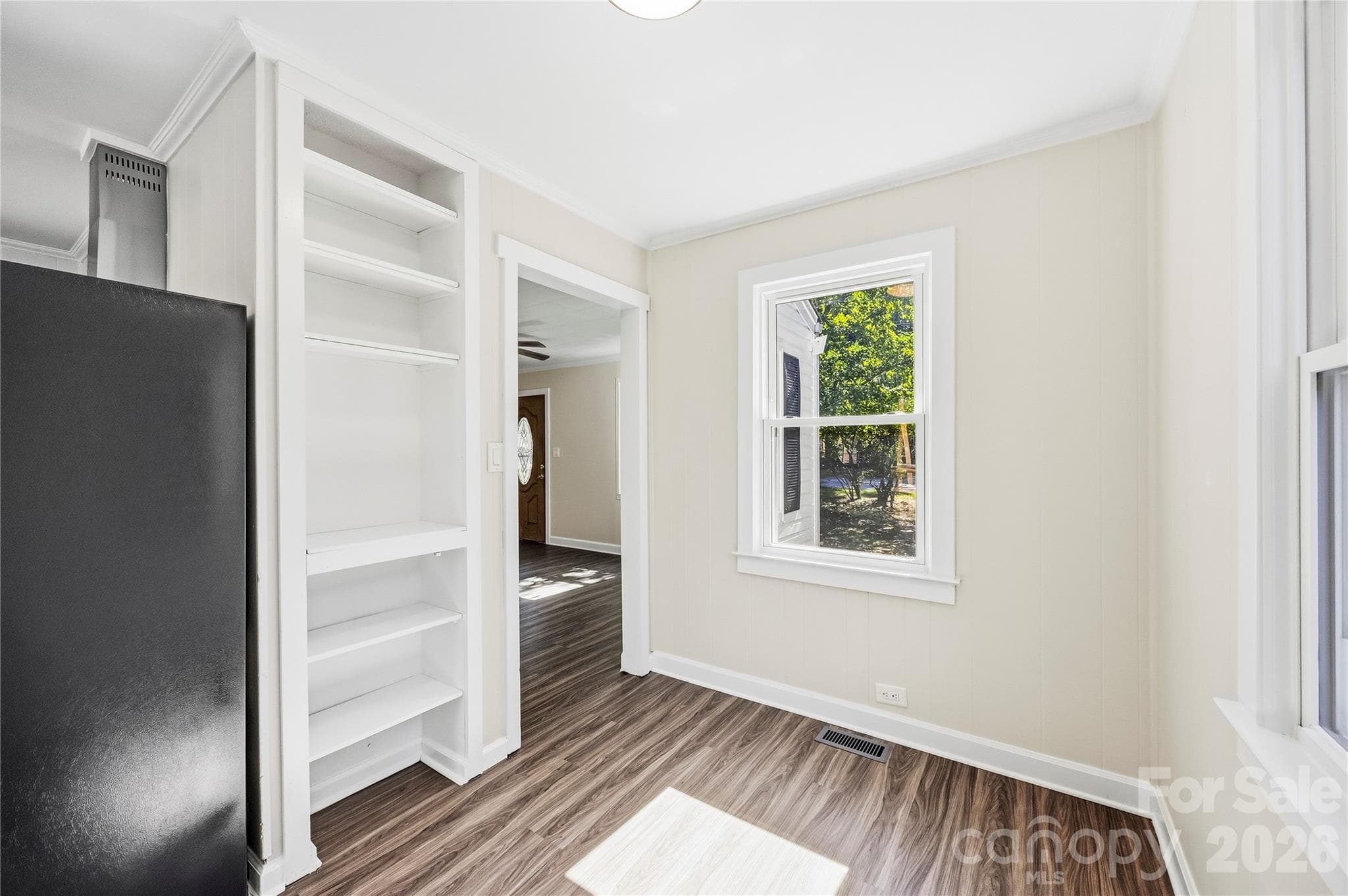 Single Family Residence at 915 Skyway Drive, Kannapolis, photo 6 of 29