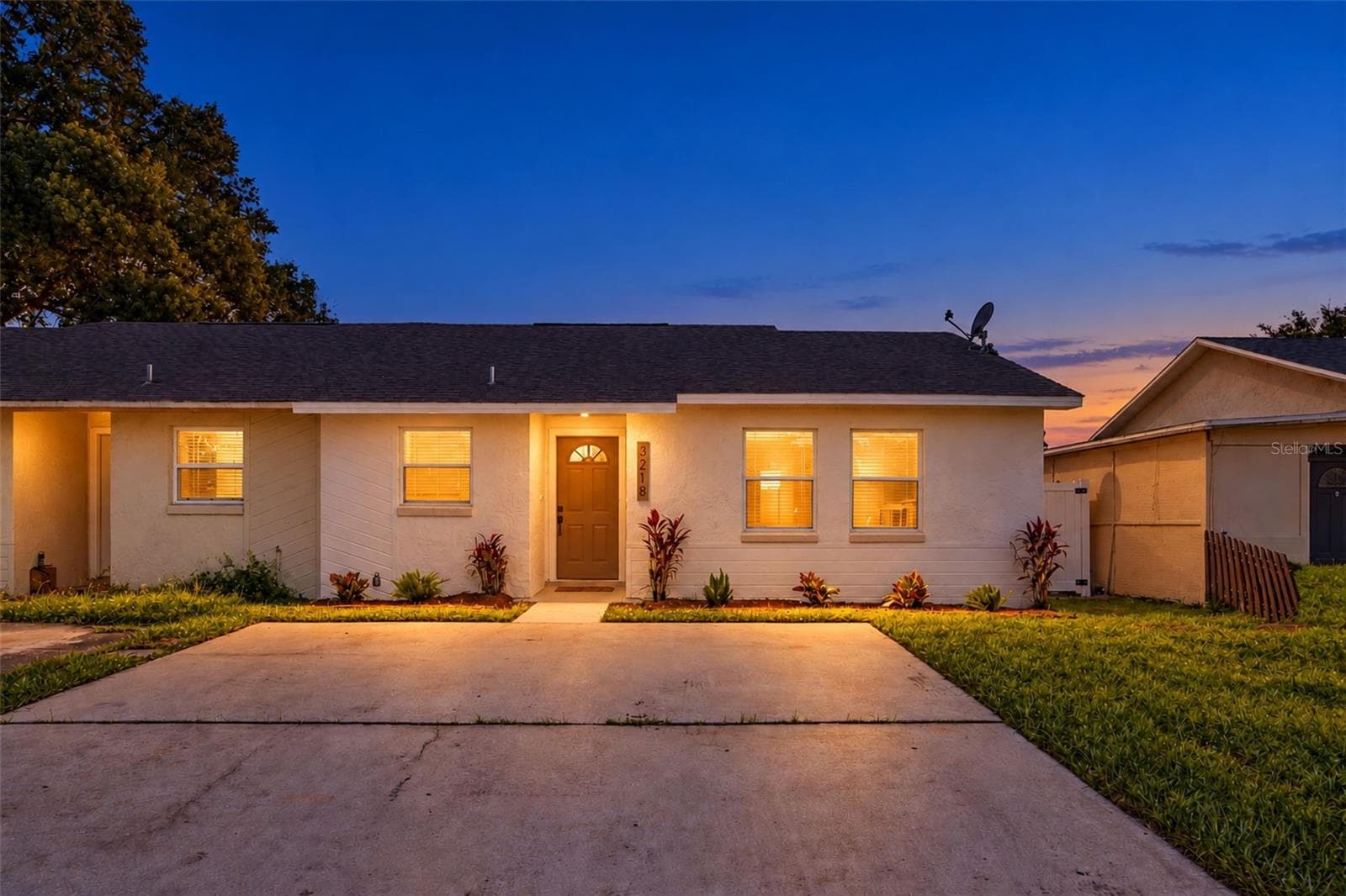 Front - 3218 REDDITT RD, ORLANDO
