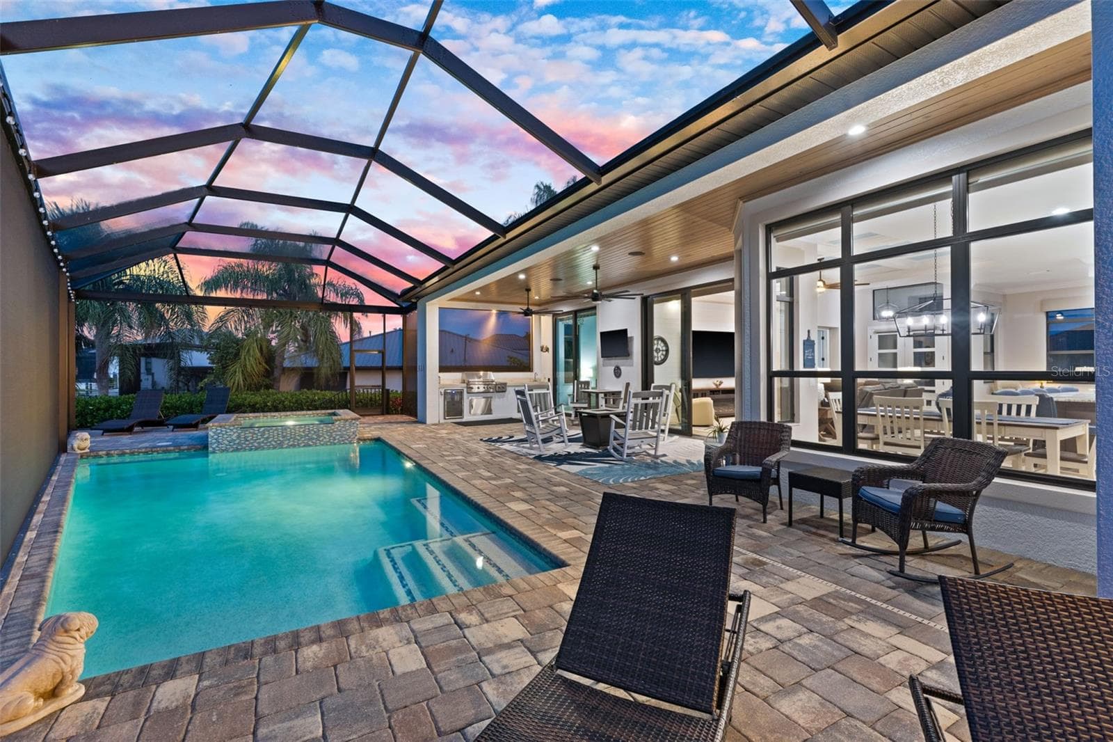 A great place for entertaining - 5205 SUNSET CT, CAPE CORAL