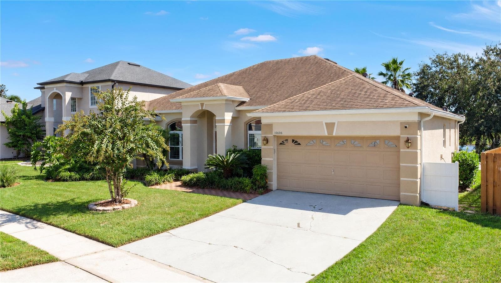 Single Family Residence at 10606 CLOUDVIEW DR, ORLANDO, photo 3 of 41