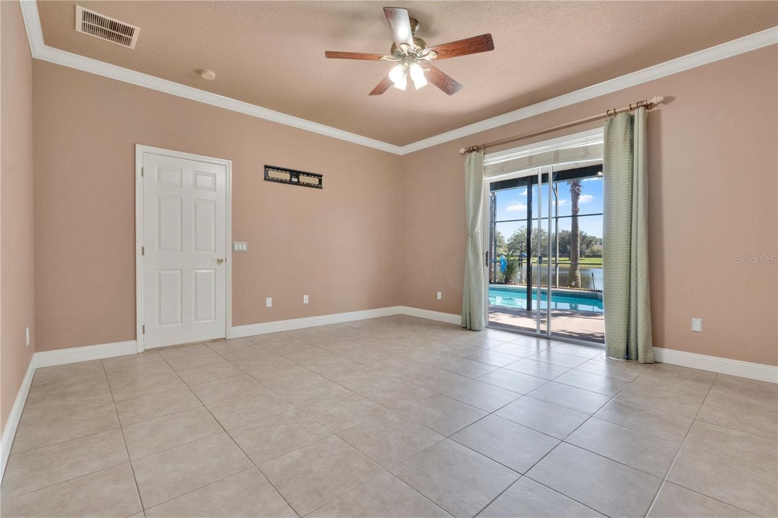 Single Family Residence at 10606 CLOUDVIEW DR, ORLANDO, photo 10 of 41