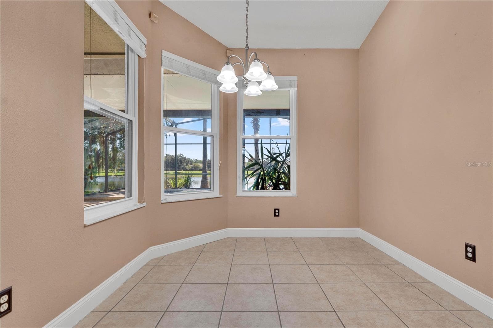 Single Family Residence at 10606 CLOUDVIEW DR, ORLANDO, photo 16 of 41