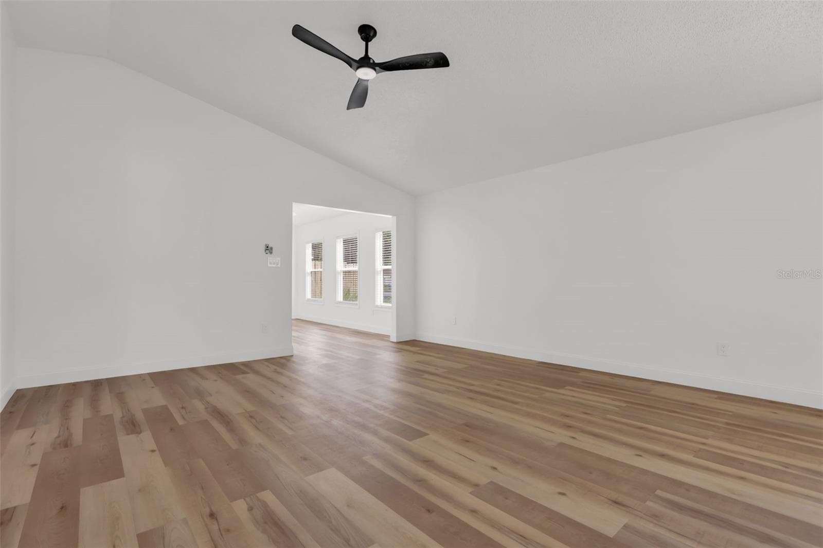 Single Family Residence at 25345 GREEN HERON DR, LEESBURG, photo 10 of 32