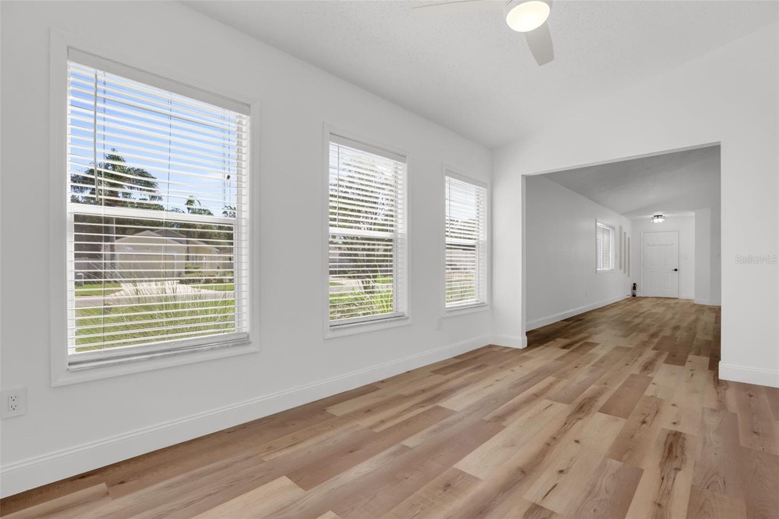 Single Family Residence at 25345 GREEN HERON DR, LEESBURG, photo 13 of 32