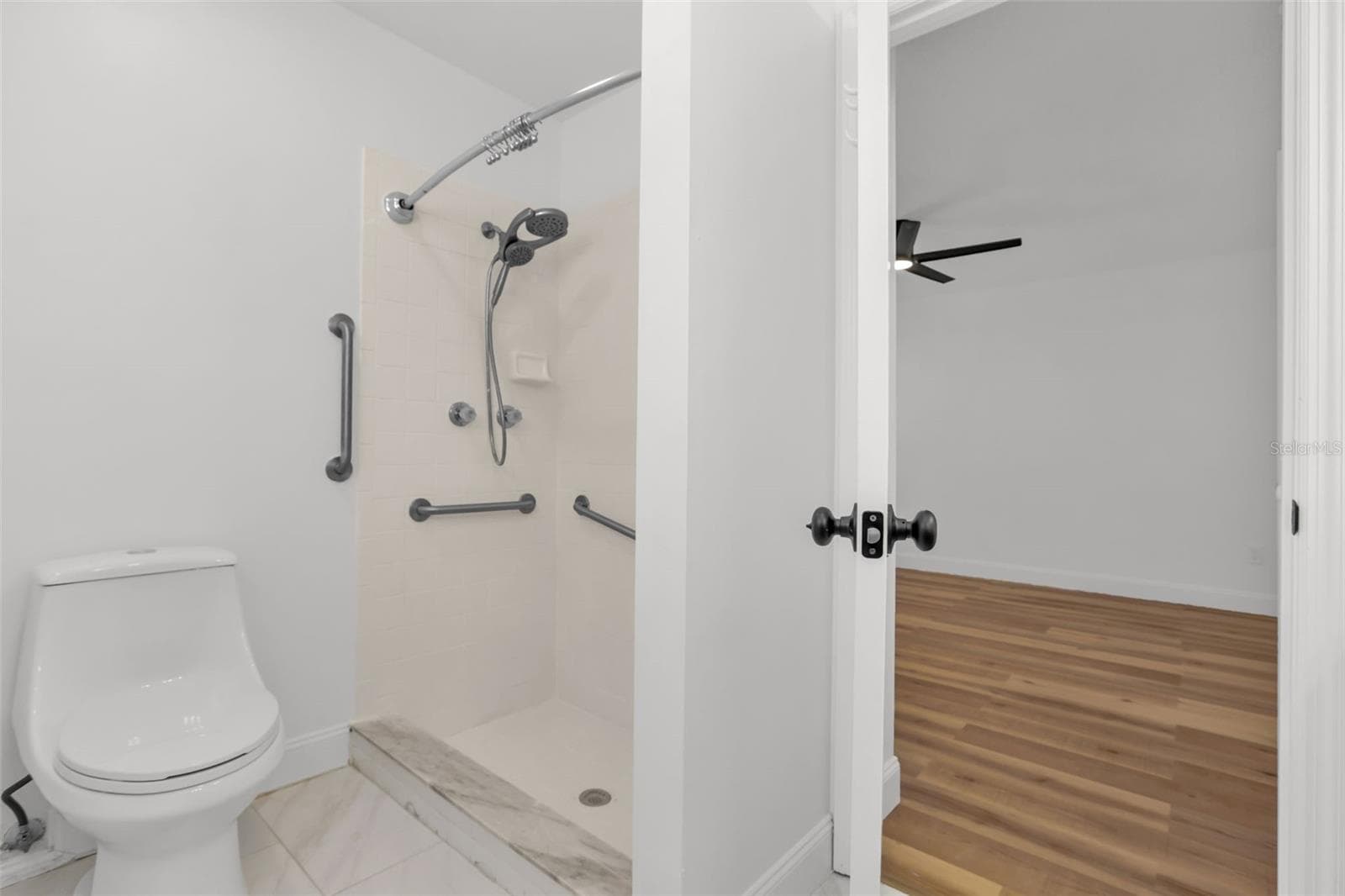 Single Family Residence at 25345 GREEN HERON DR, LEESBURG, photo 20 of 32
