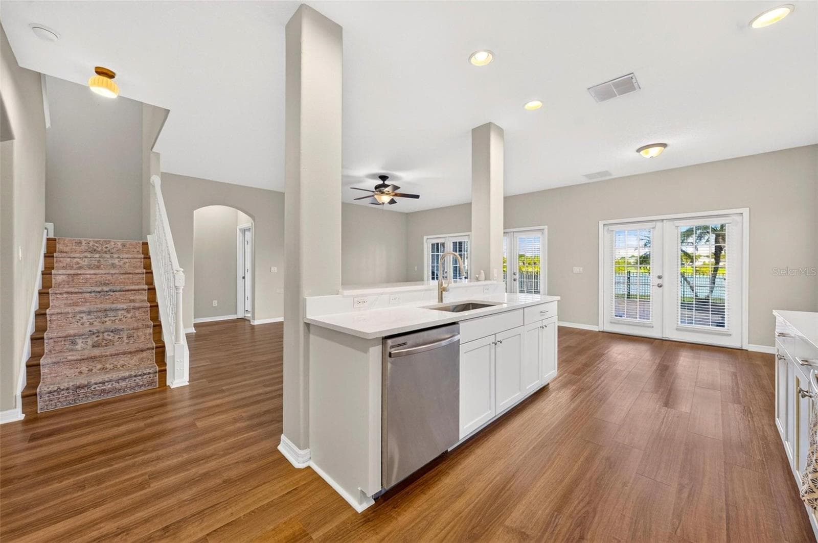 Single Family Residence at 13356 PHOENIX DR, ORLANDO, photo 10 of 136