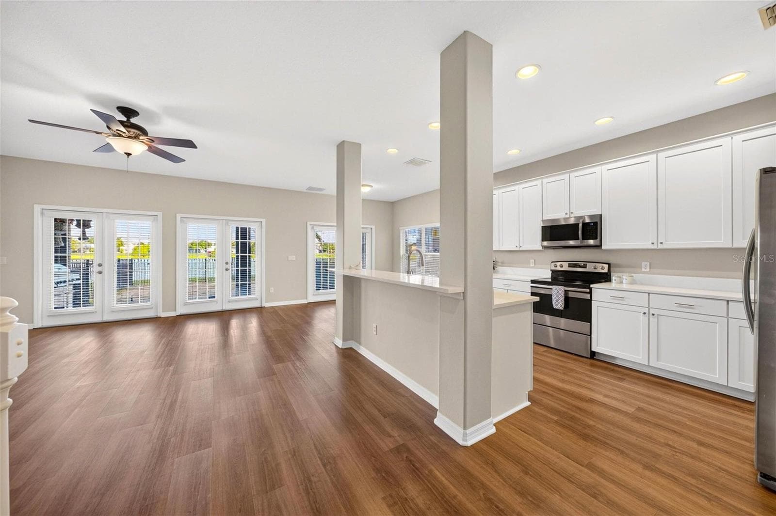 Single Family Residence at 13356 PHOENIX DR, ORLANDO, photo 11 of 136