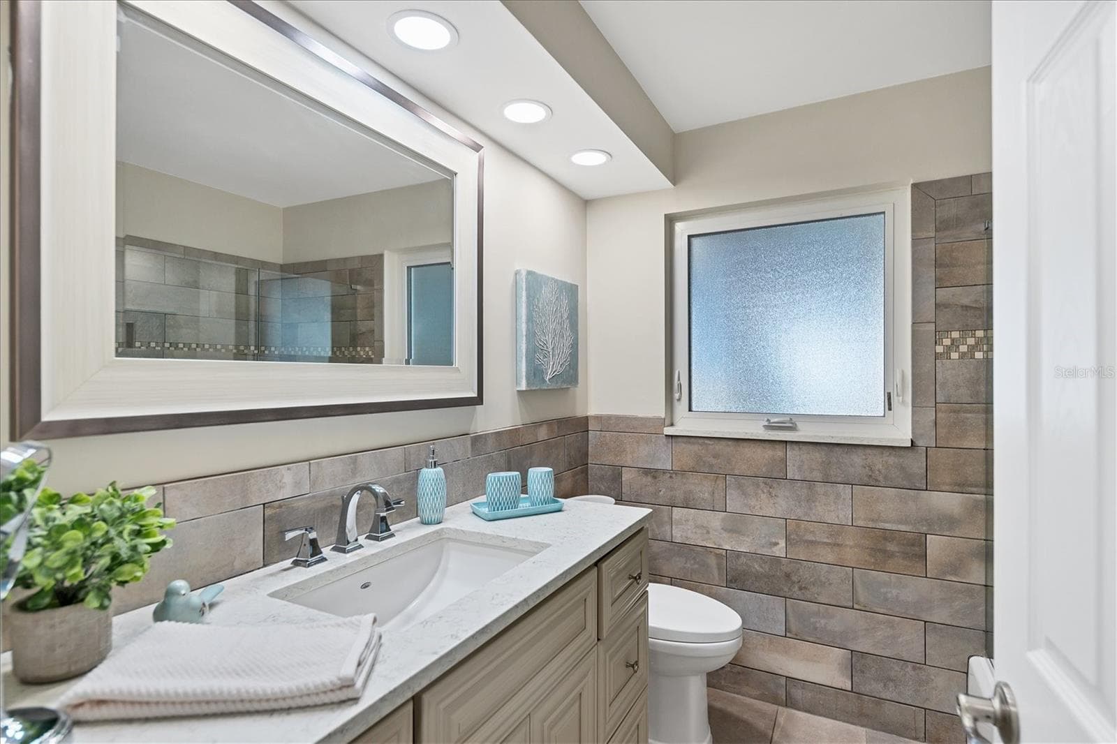 Single Family Residence at 3671 AVOCADO RD, LARGO, photo 22 of 36