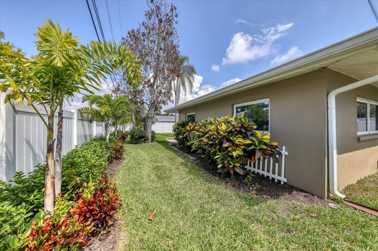 Single Family Residence at 3671 AVOCADO RD, LARGO, photo 32 of 36