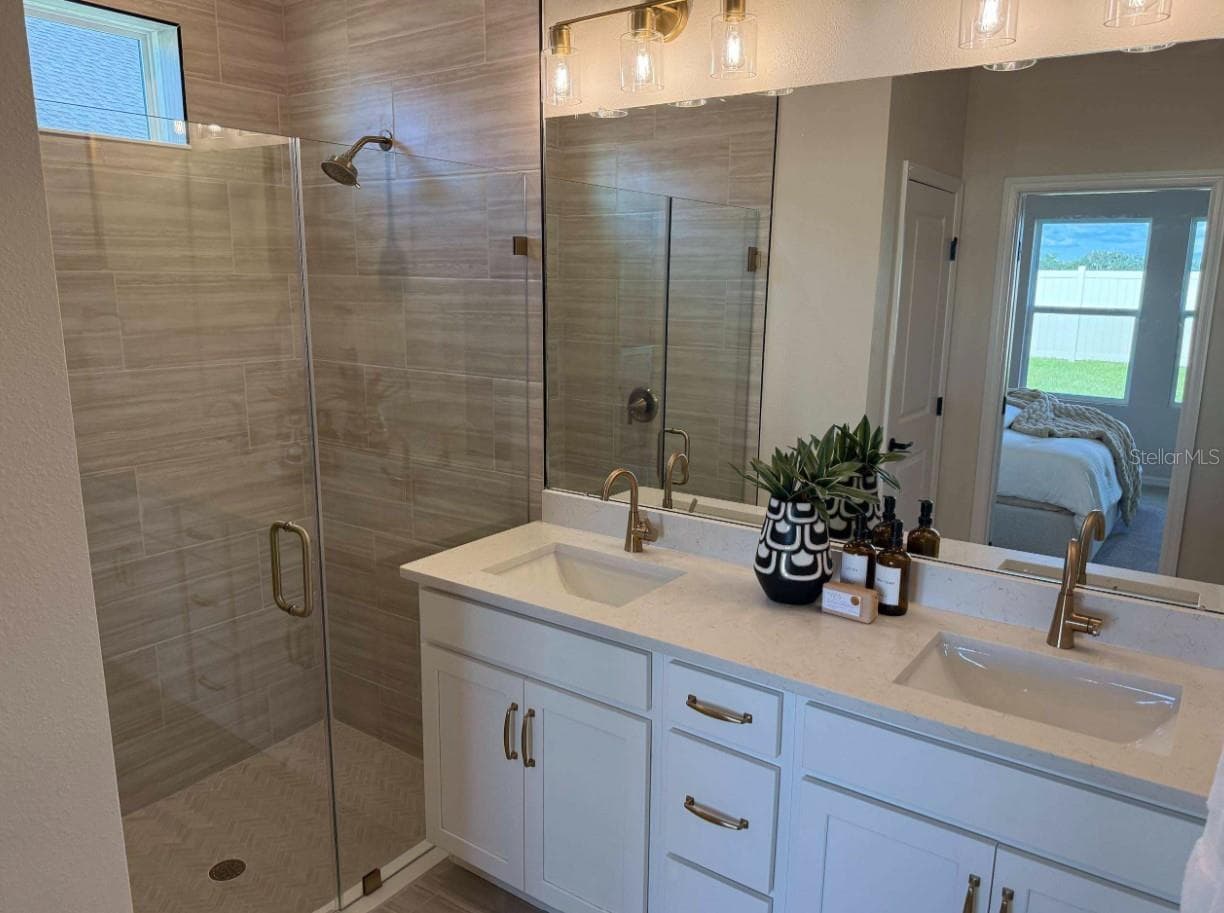 Owner's Bath - 3712 JONS LAKEVIEW ST, PLANT CITY