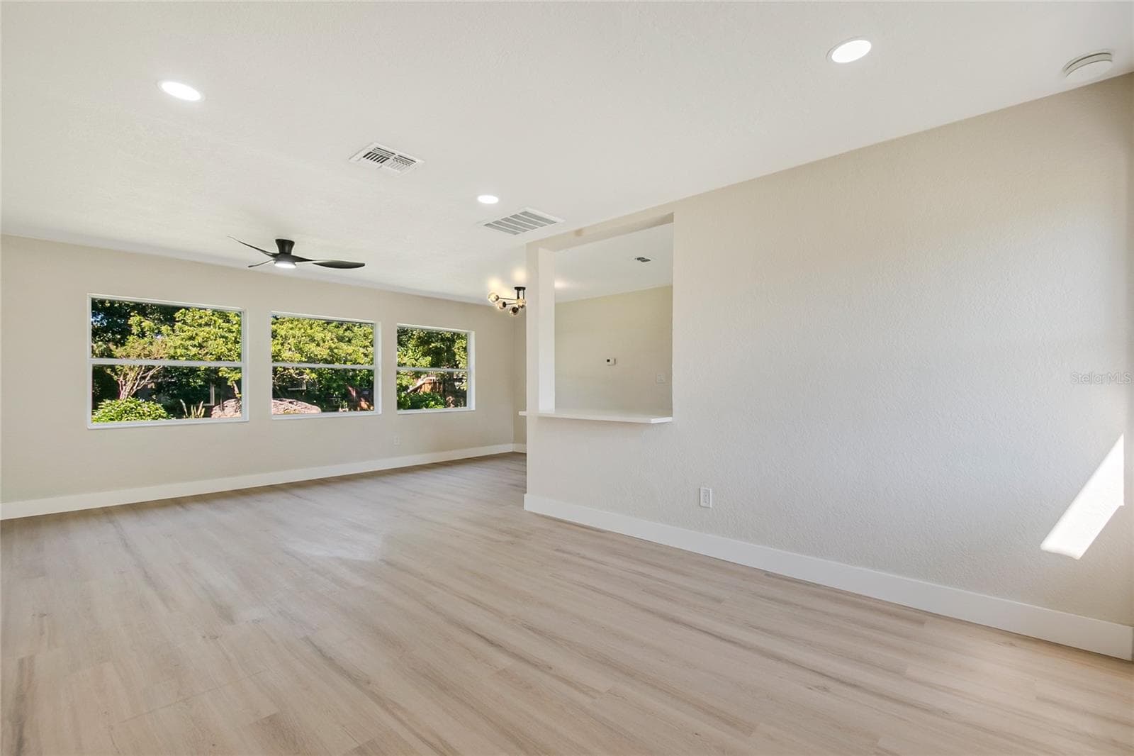 Single Family Residence at 7405 AUTUMNVALE DR, ORLANDO, photo 10 of 43