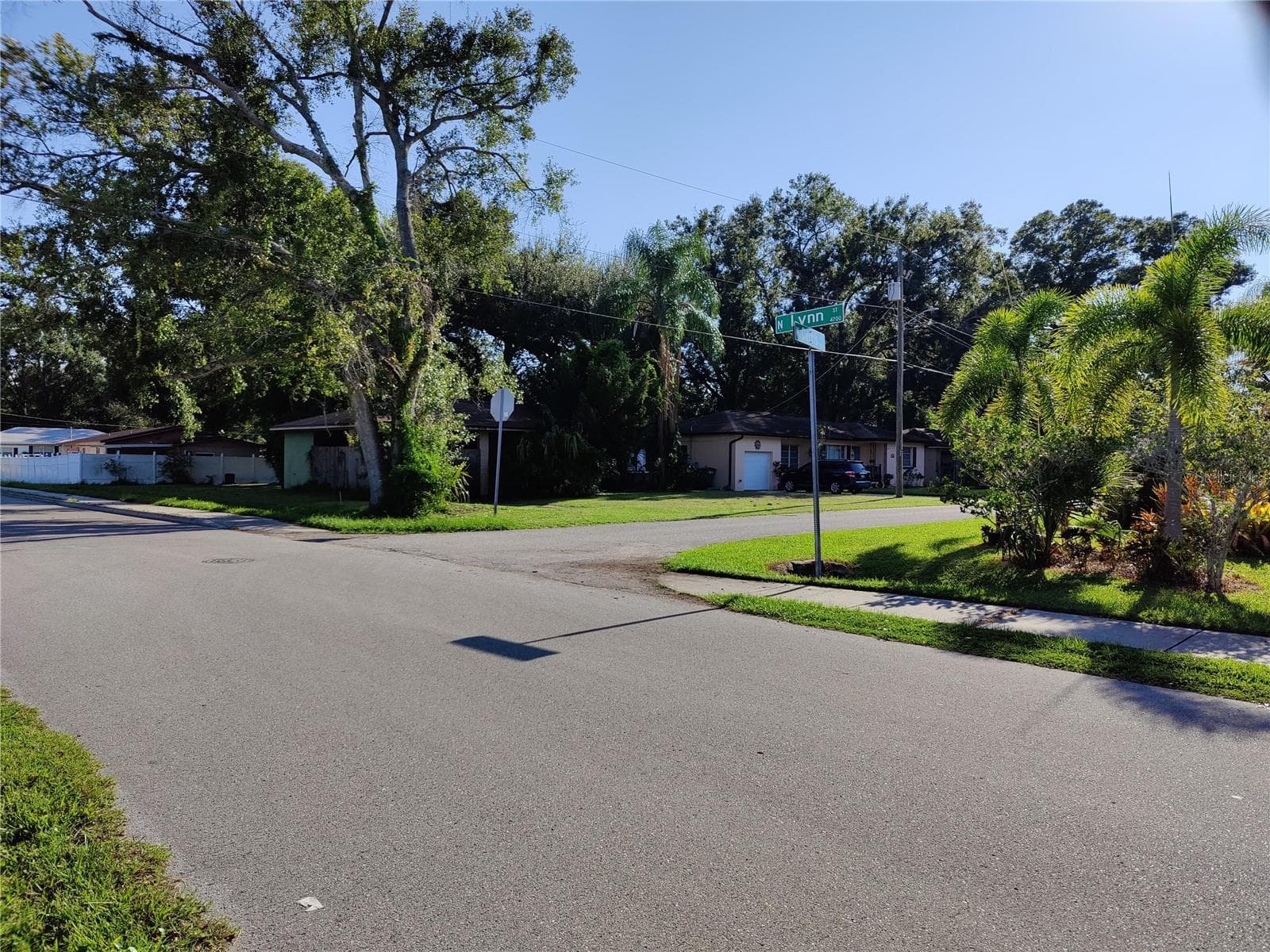 Single Family Residence at 504 W CURTIS ST, TAMPA, photo 4 of 7