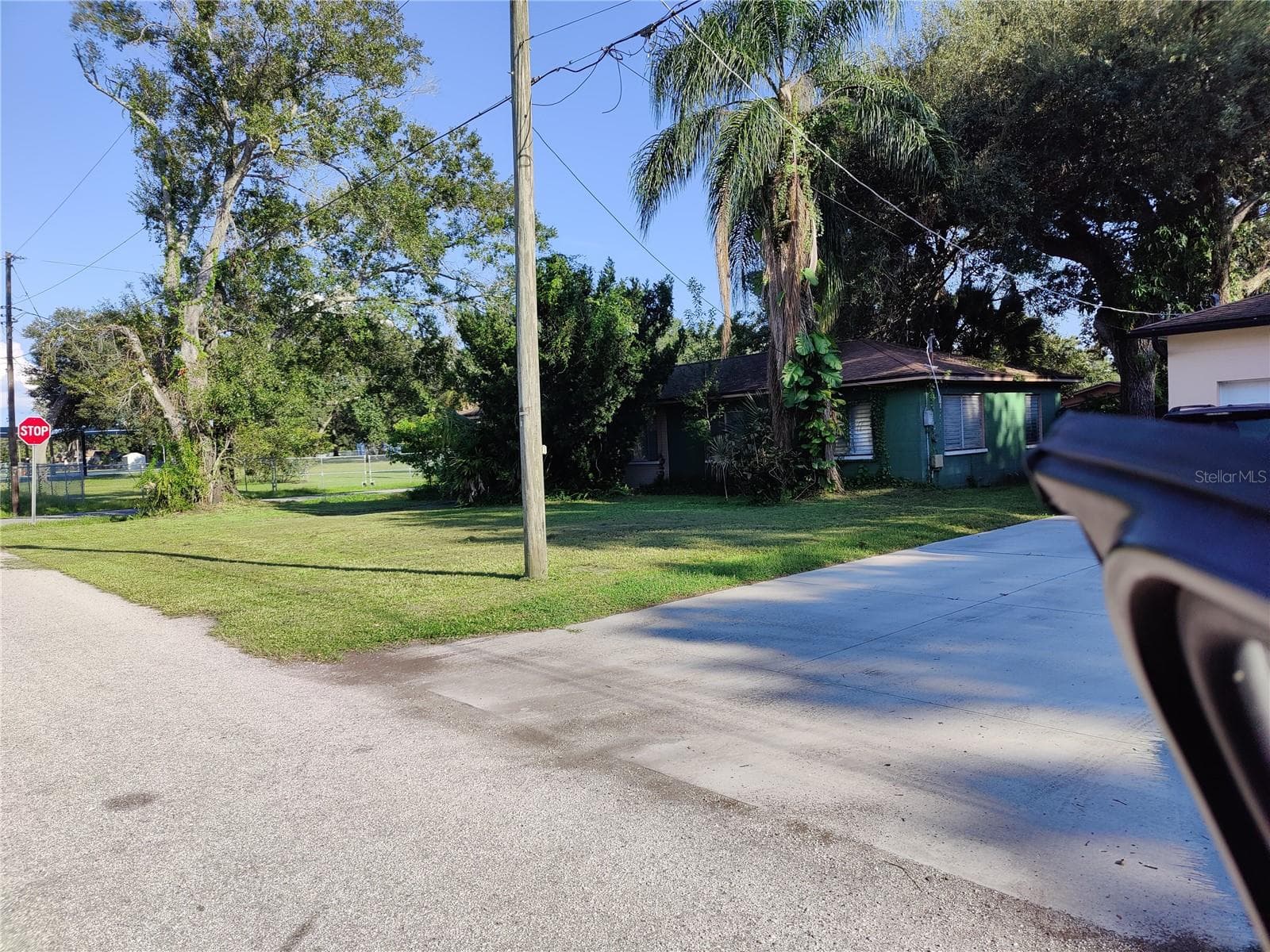 Single Family Residence at 504 W CURTIS ST, TAMPA, photo 5 of 7