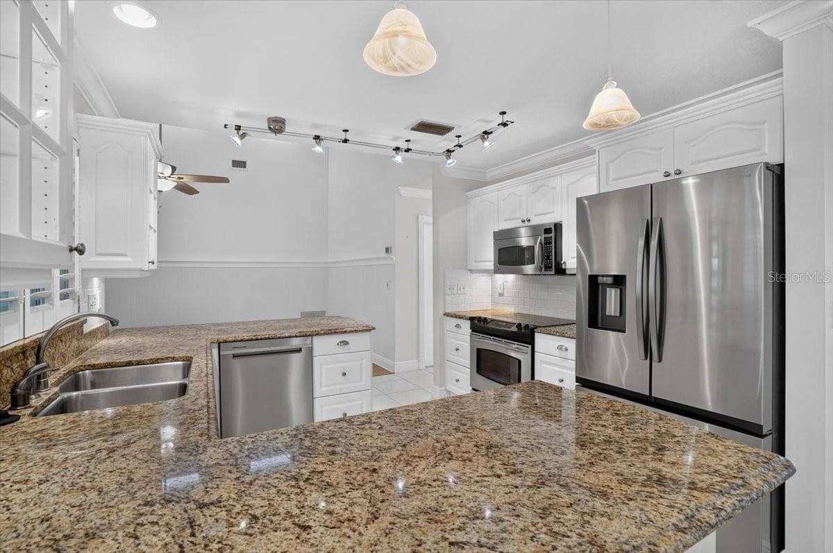 Single Family Residence at 7604 19TH AVENUE DR W, BRADENTON, photo 14 of 51