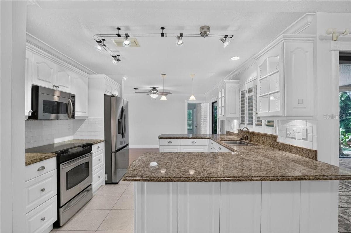 Single Family Residence at 7604 19TH AVENUE DR W, BRADENTON, photo 16 of 51