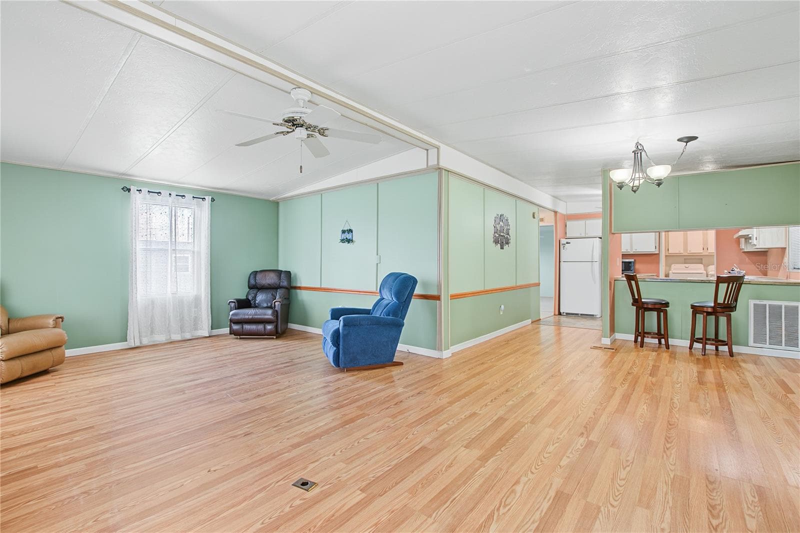 Manufactured Home at 5716 PAWNEE ST, ZEPHYRHILLS, photo 9 of 56