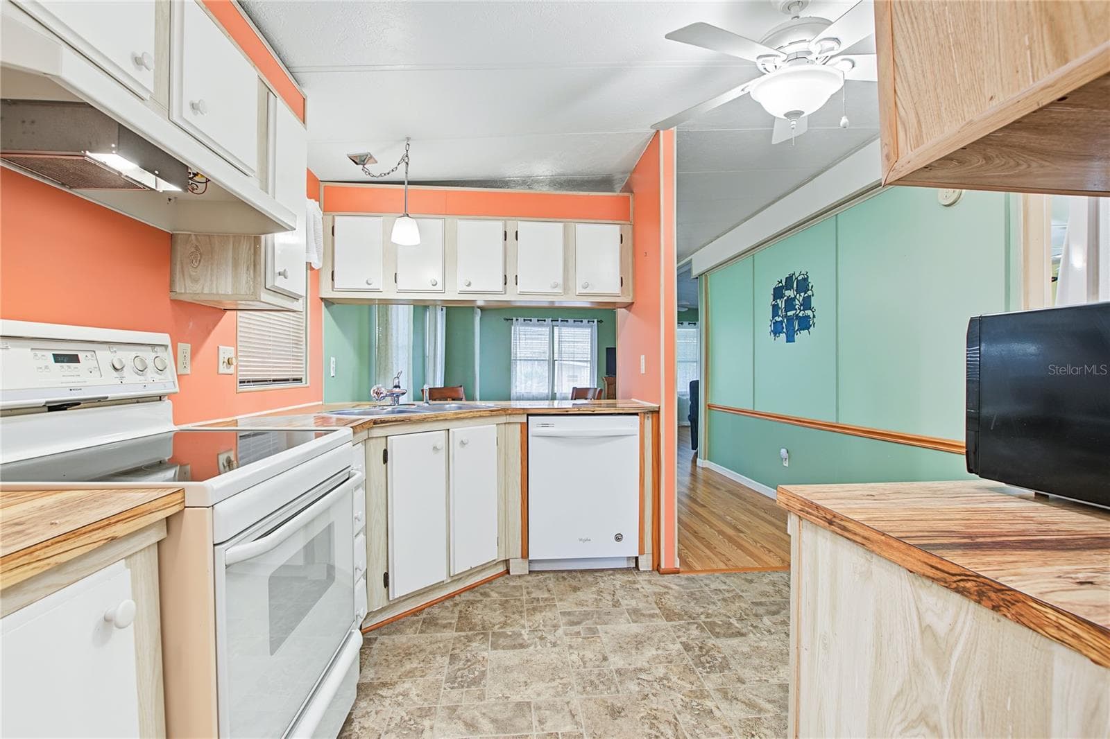 Manufactured Home at 5716 PAWNEE ST, ZEPHYRHILLS, photo 13 of 56