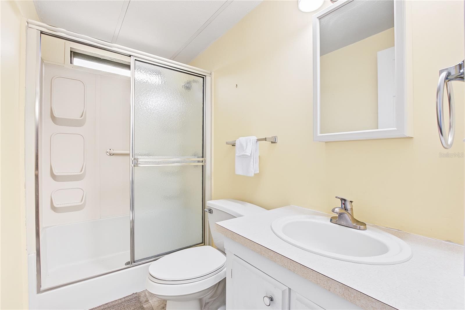 guest bath - 5716 PAWNEE ST, ZEPHYRHILLS