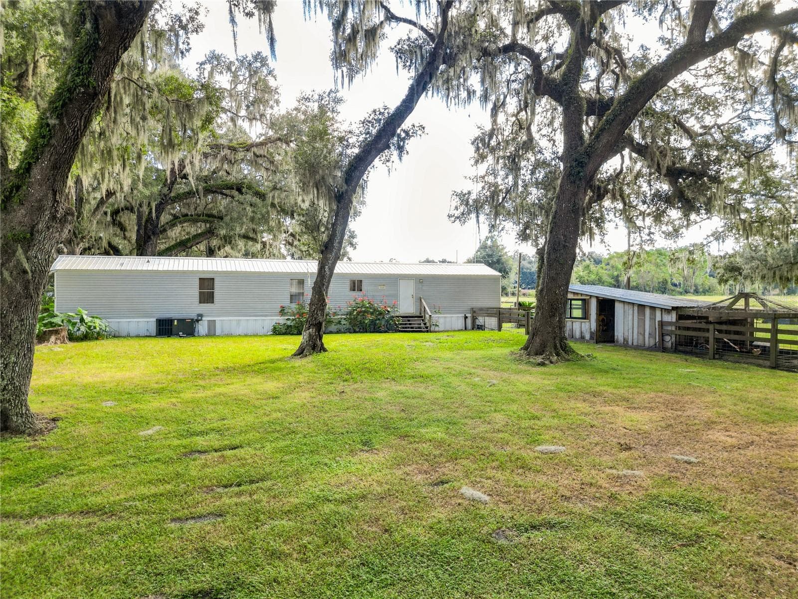 Manufactured Home at 2531 CR 546A, BUSHNELL, photo 79 of 99