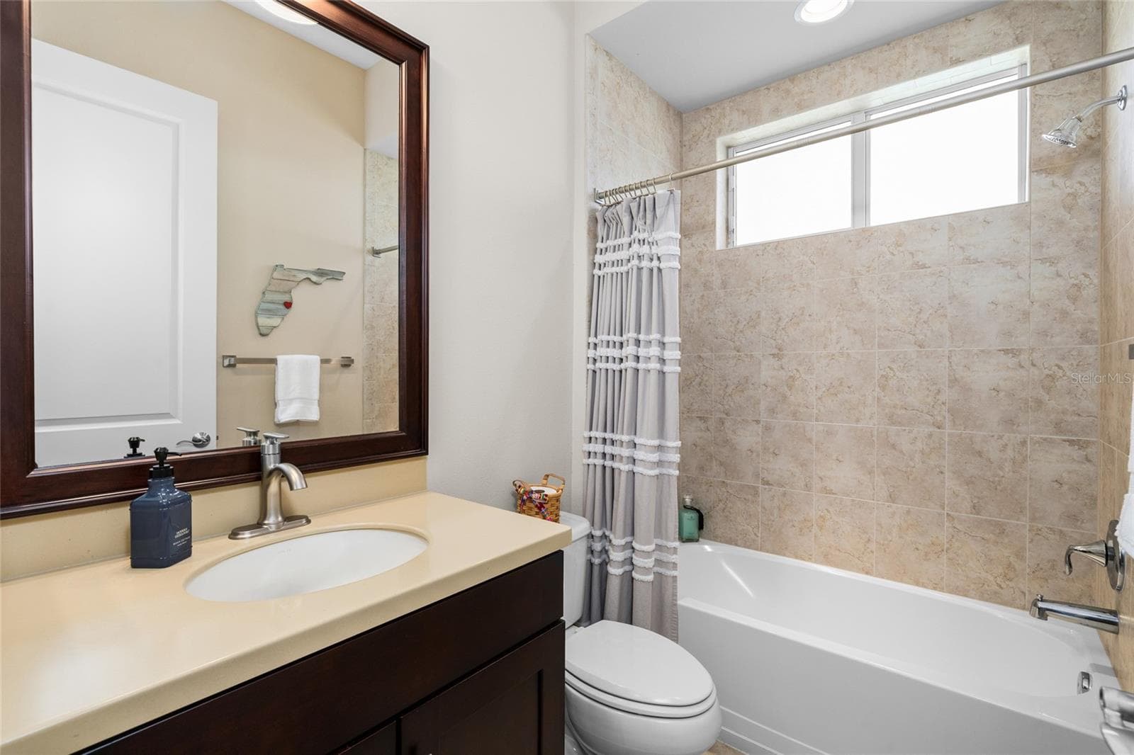 Single Family Residence at 5915 ALANA LEIGH PL, LITHIA, photo 43 of 86