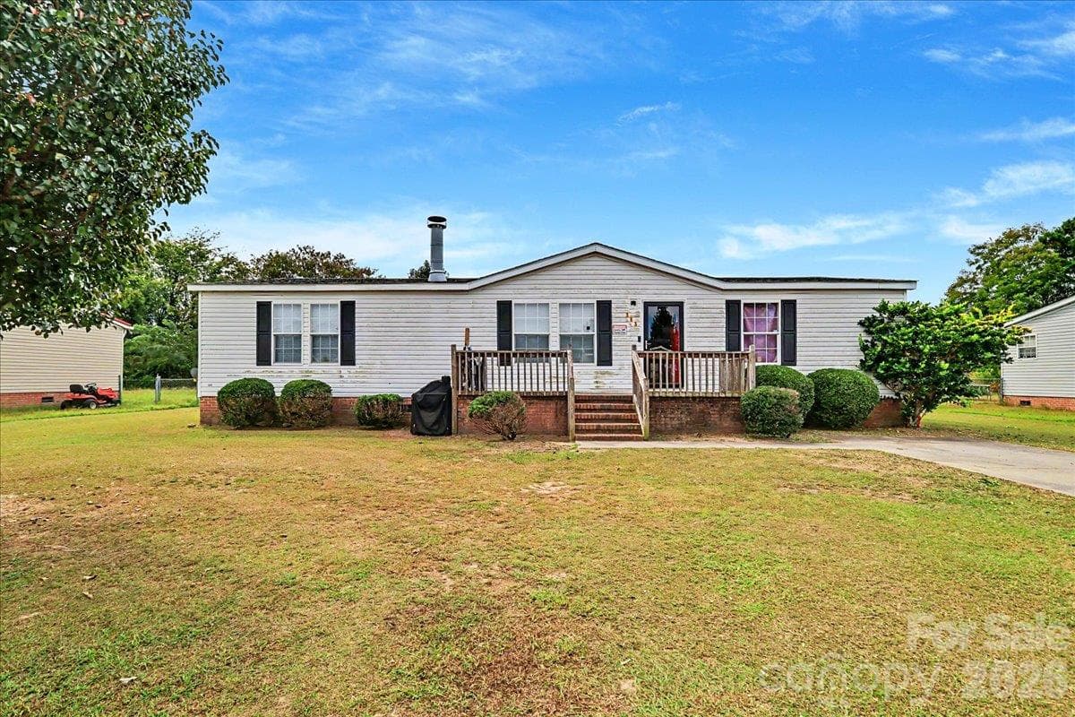 Single Family Residence at 111 Magnolia Gardens Drive, Jacksonville, photo 2 of 32