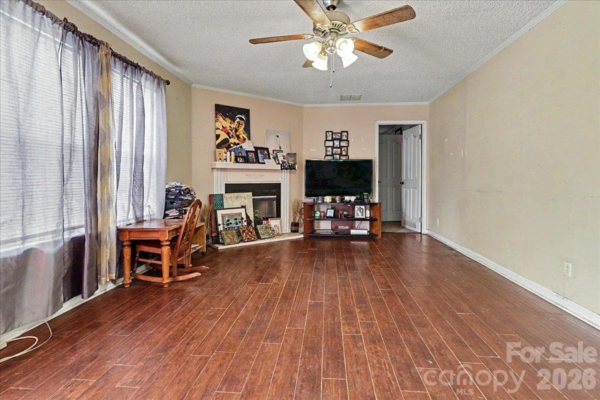Single Family Residence at 111 Magnolia Gardens Drive, Jacksonville, photo 7 of 32