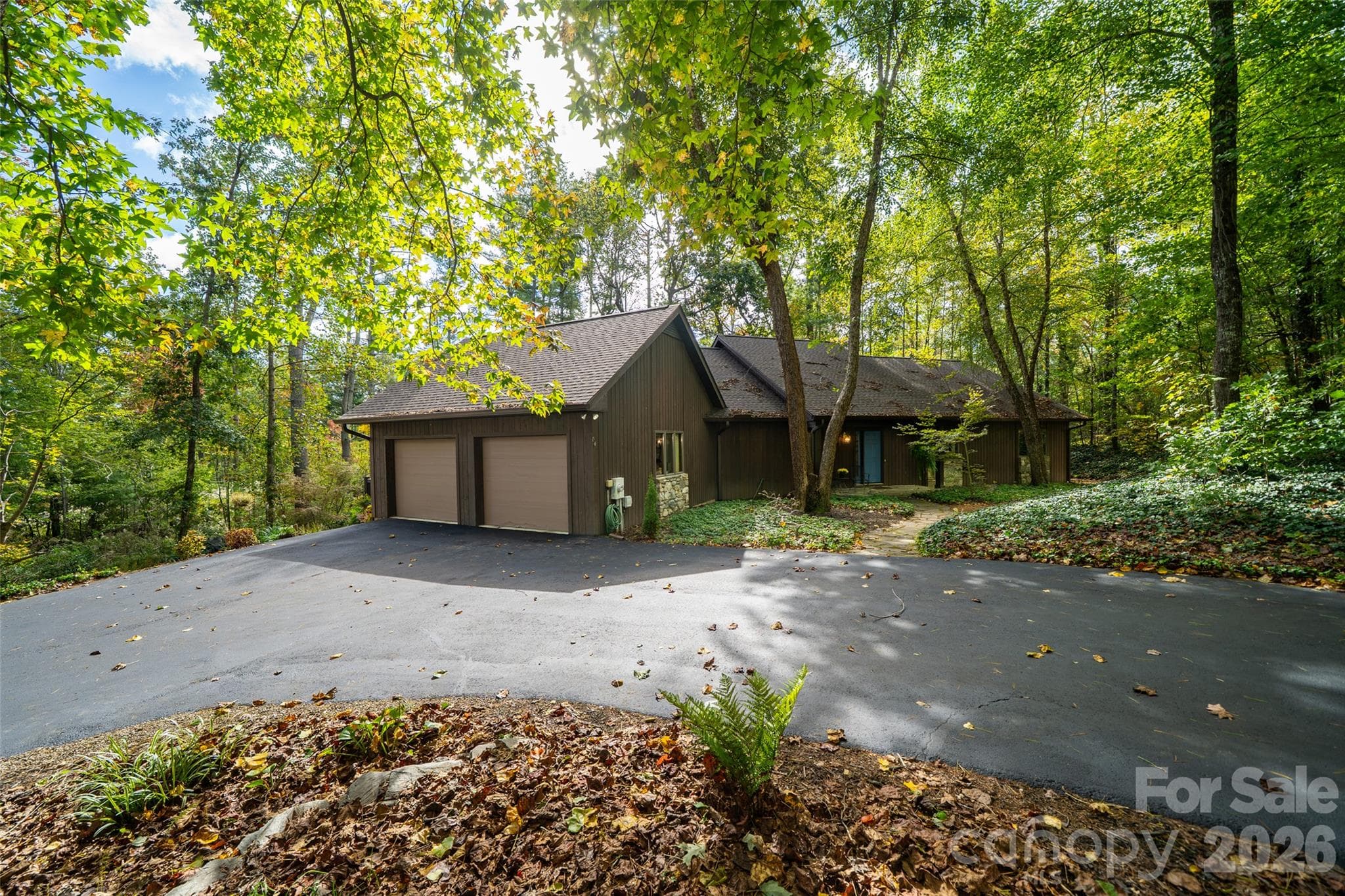 Single Family Residence at 2 Dogwood Lane, Fletcher, photo 4 of 36