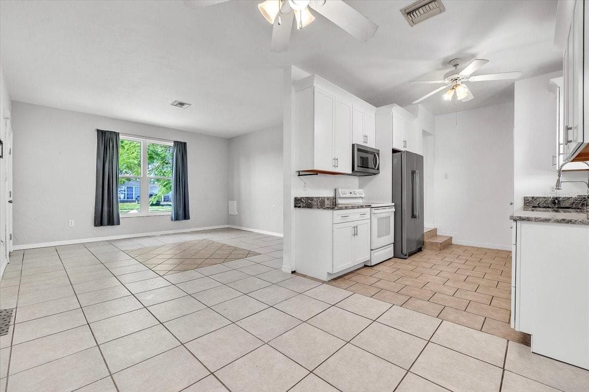 Single Family Residence at 22127 FELTON AVE, PORT CHARLOTTE, photo 8 of 39