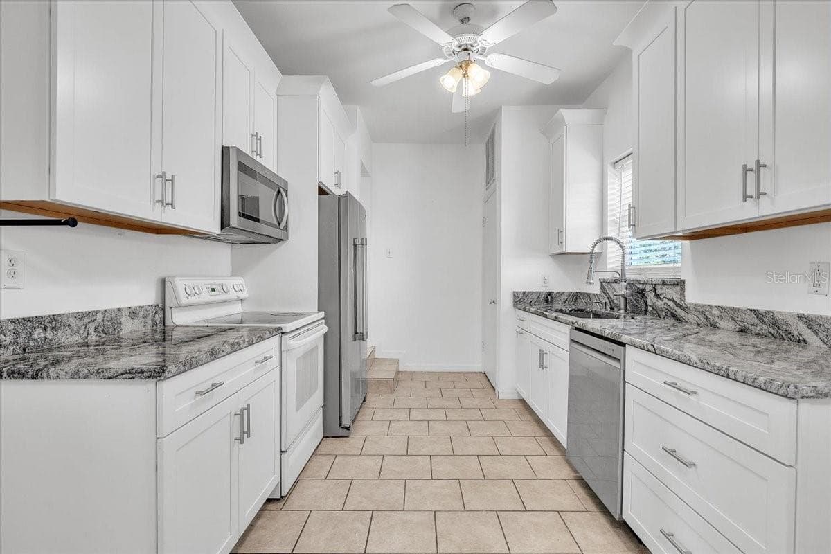 Single Family Residence at 22127 FELTON AVE, PORT CHARLOTTE, photo 9 of 39