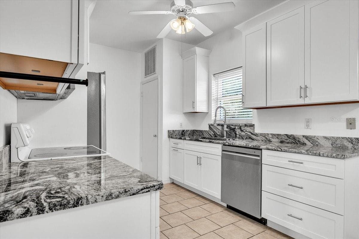 Single Family Residence at 22127 FELTON AVE, PORT CHARLOTTE, photo 10 of 39