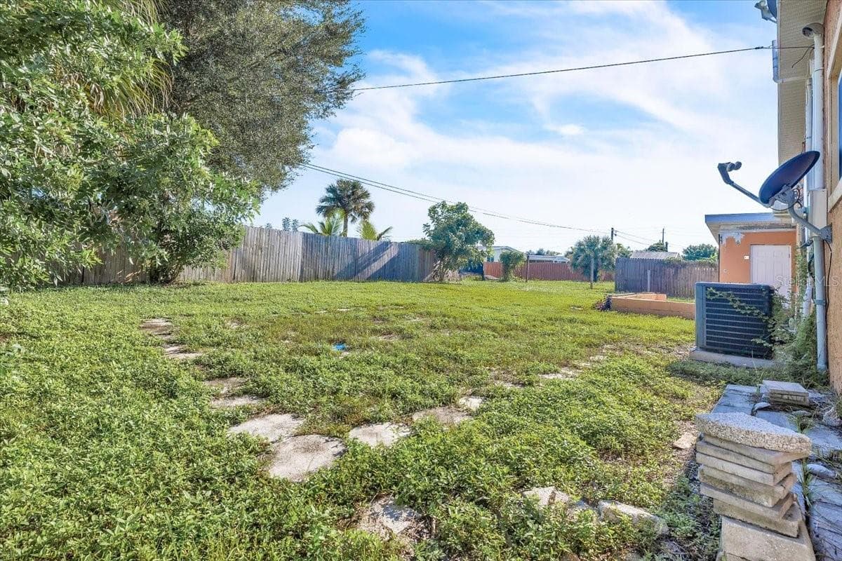 Single Family Residence at 22127 FELTON AVE, PORT CHARLOTTE, photo 32 of 39