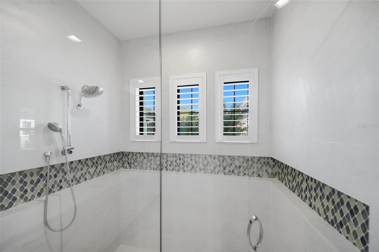 Single Family Residence at 8340 CATAMARAN CIR, LAKEWOOD RANCH, photo 31 of 54