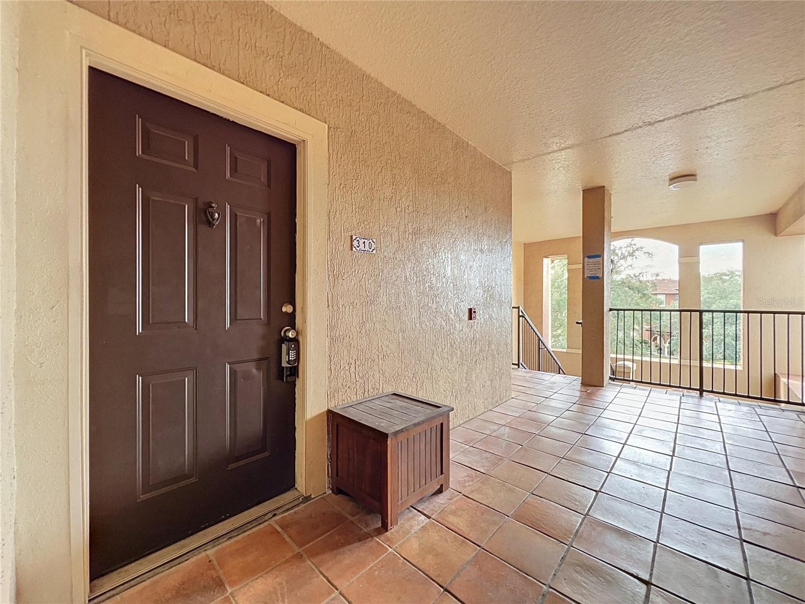 Front - 5578 METROWEST BLVD #1-310, ORLANDO