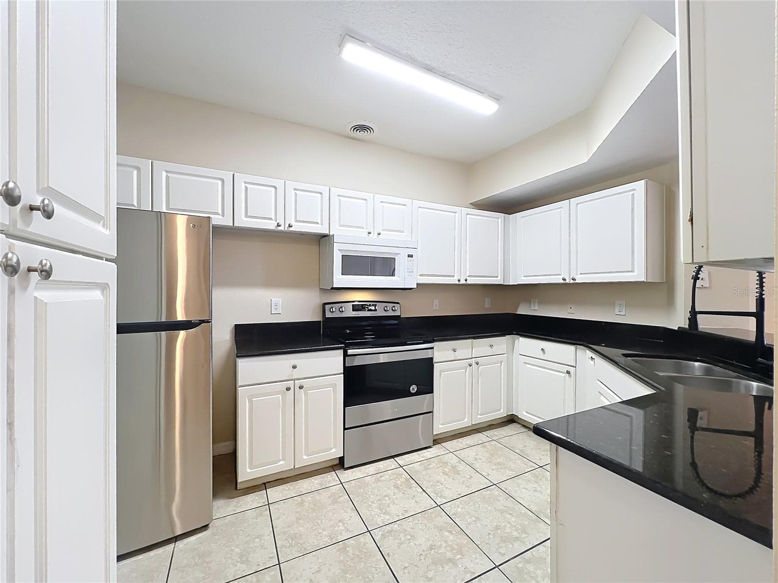 Kitchen - 5578 METROWEST BLVD #1-310, ORLANDO