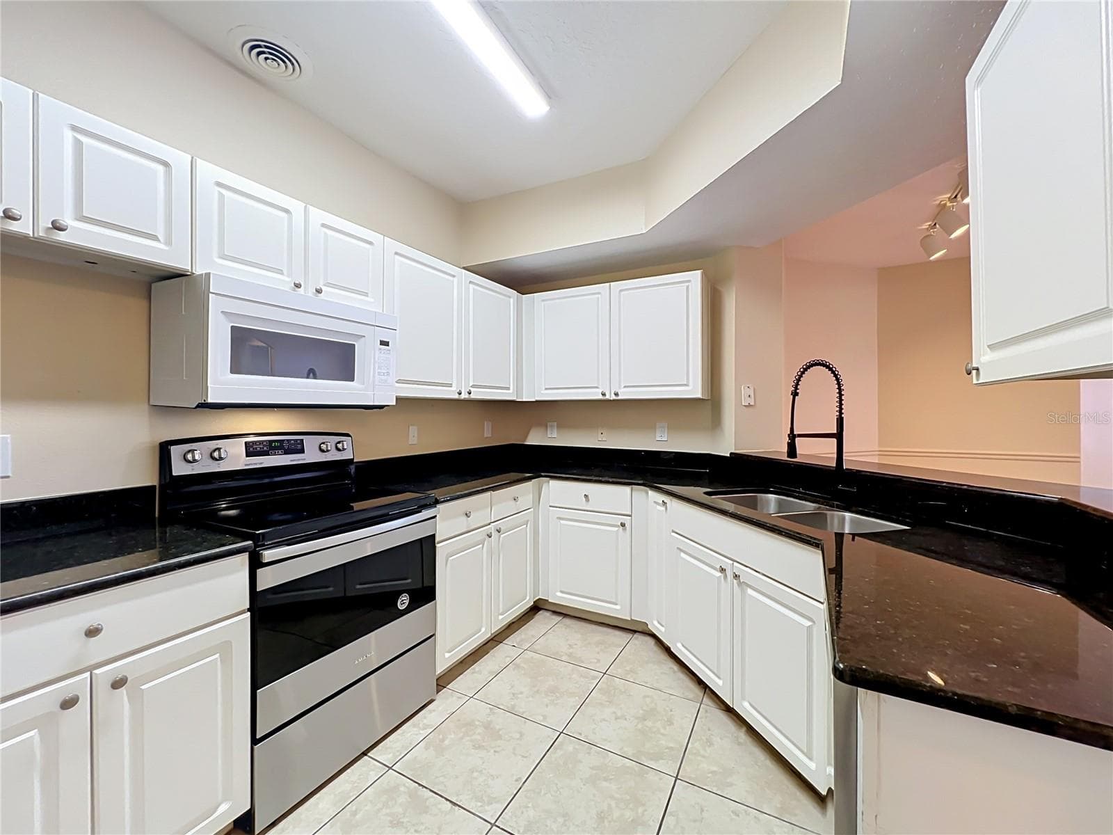 Kitchen - 5578 METROWEST BLVD #1-310, ORLANDO