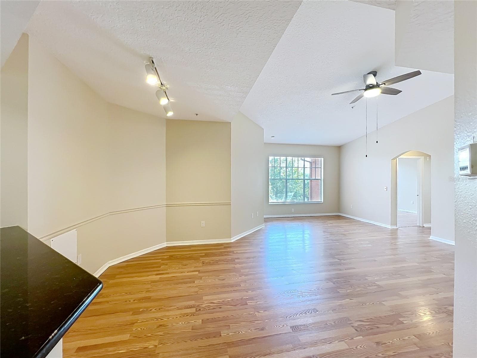Family Room - 5578 METROWEST BLVD #1-310, ORLANDO