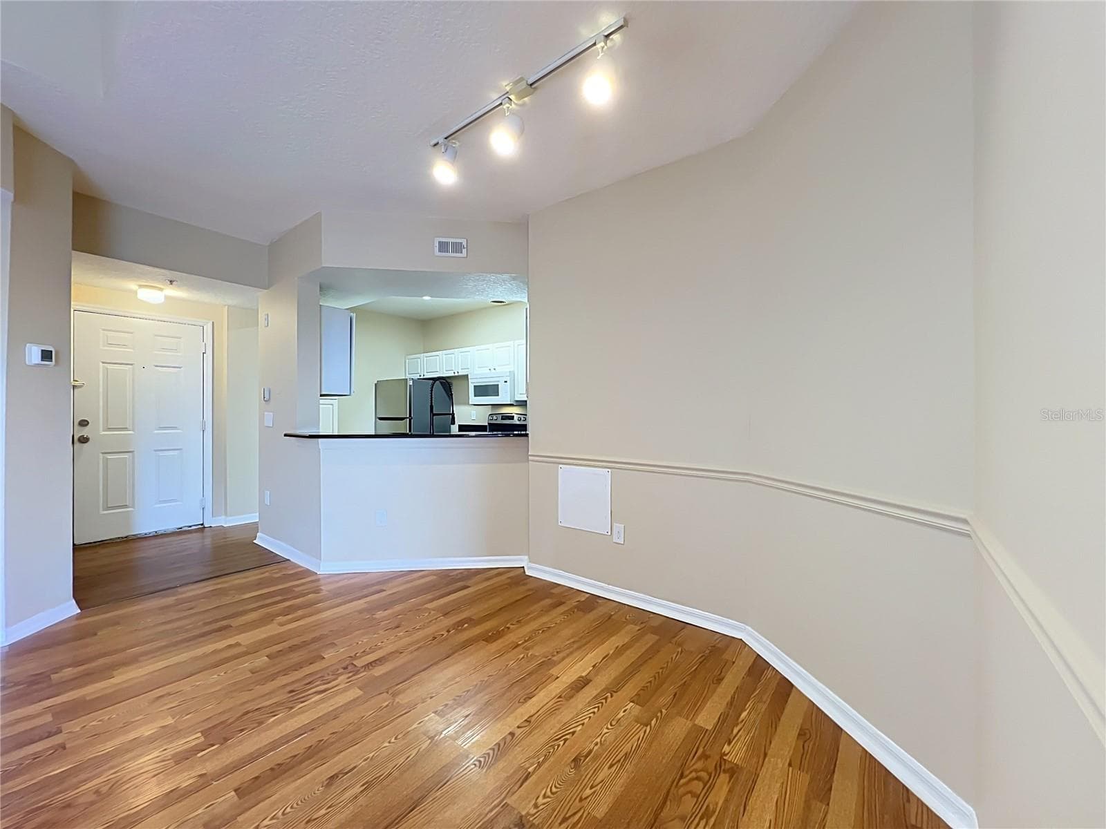Family Room - 5578 METROWEST BLVD #1-310, ORLANDO