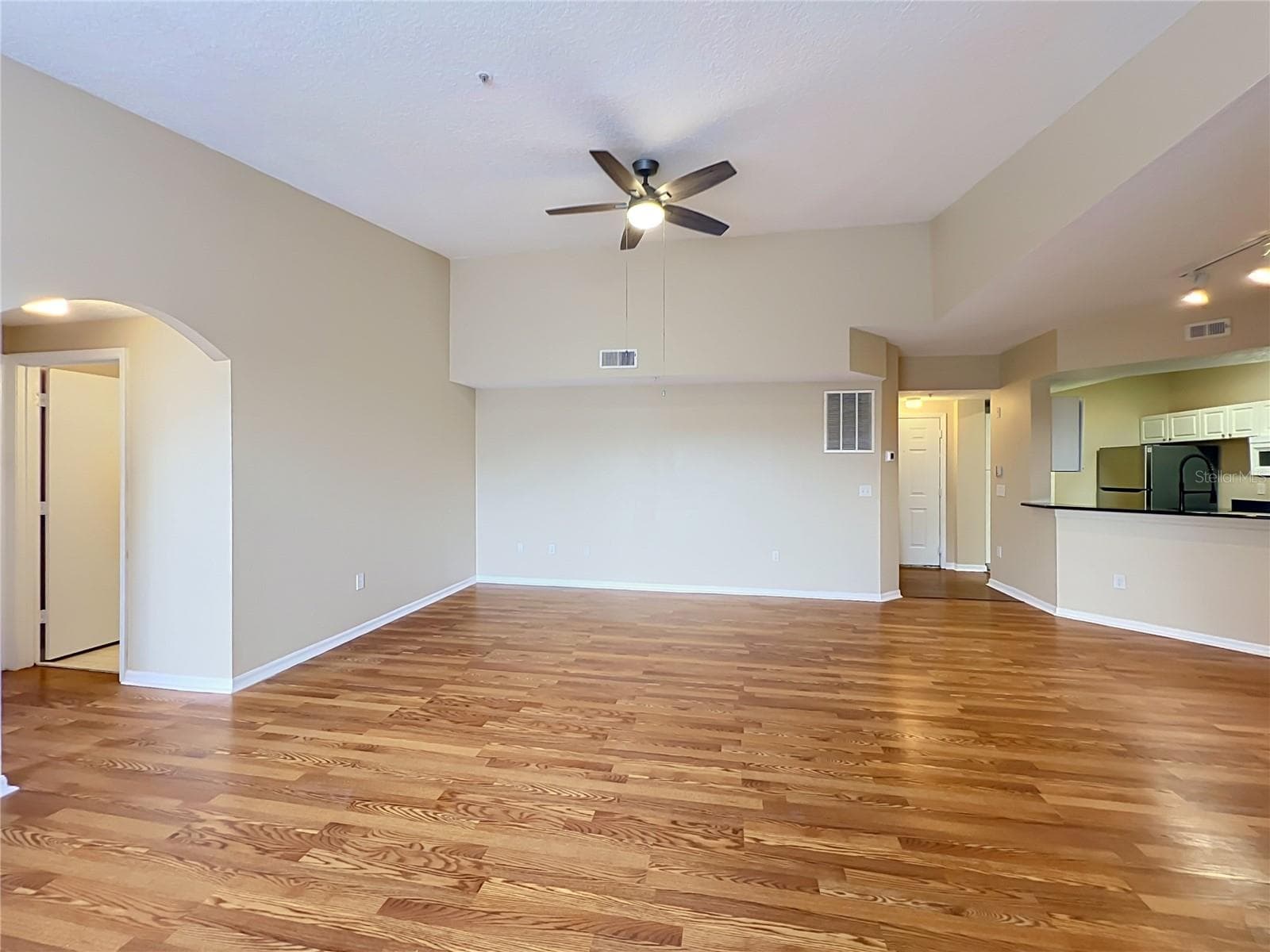 Family Room - 5578 METROWEST BLVD #1-310, ORLANDO
