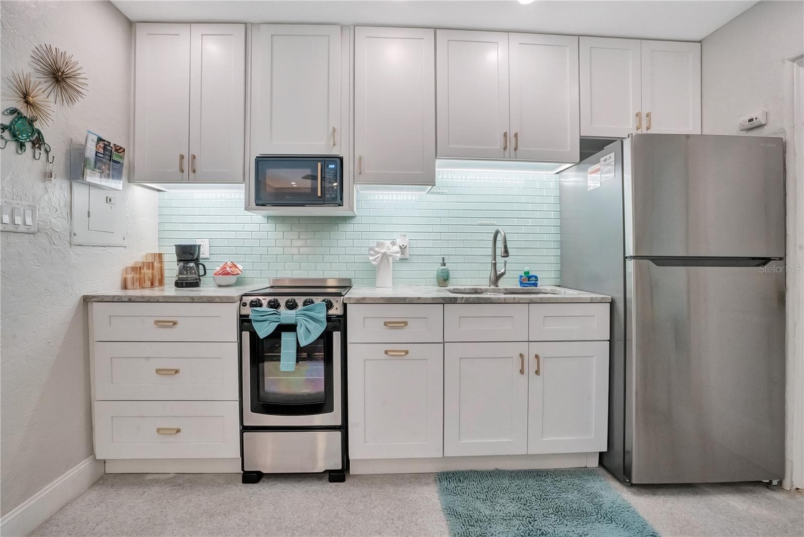 Condominium at 571 SAINT JUDES DR #4, LONGBOAT KEY, photo 6 of 18