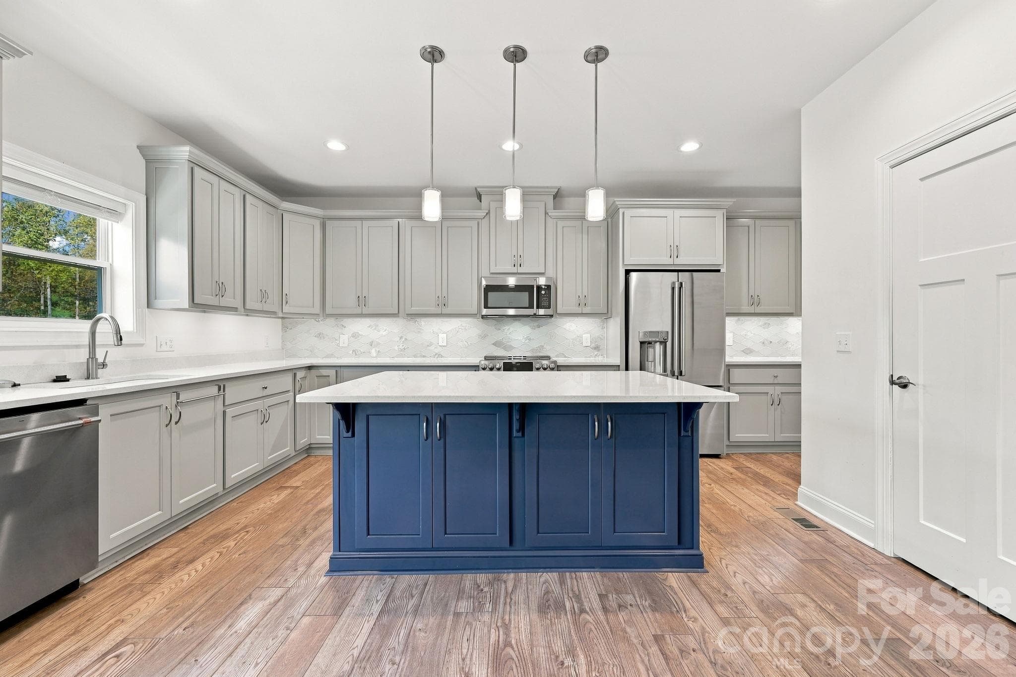 Single Family Residence at 68 Rock View Court, Hendersonville, photo 7 of 48