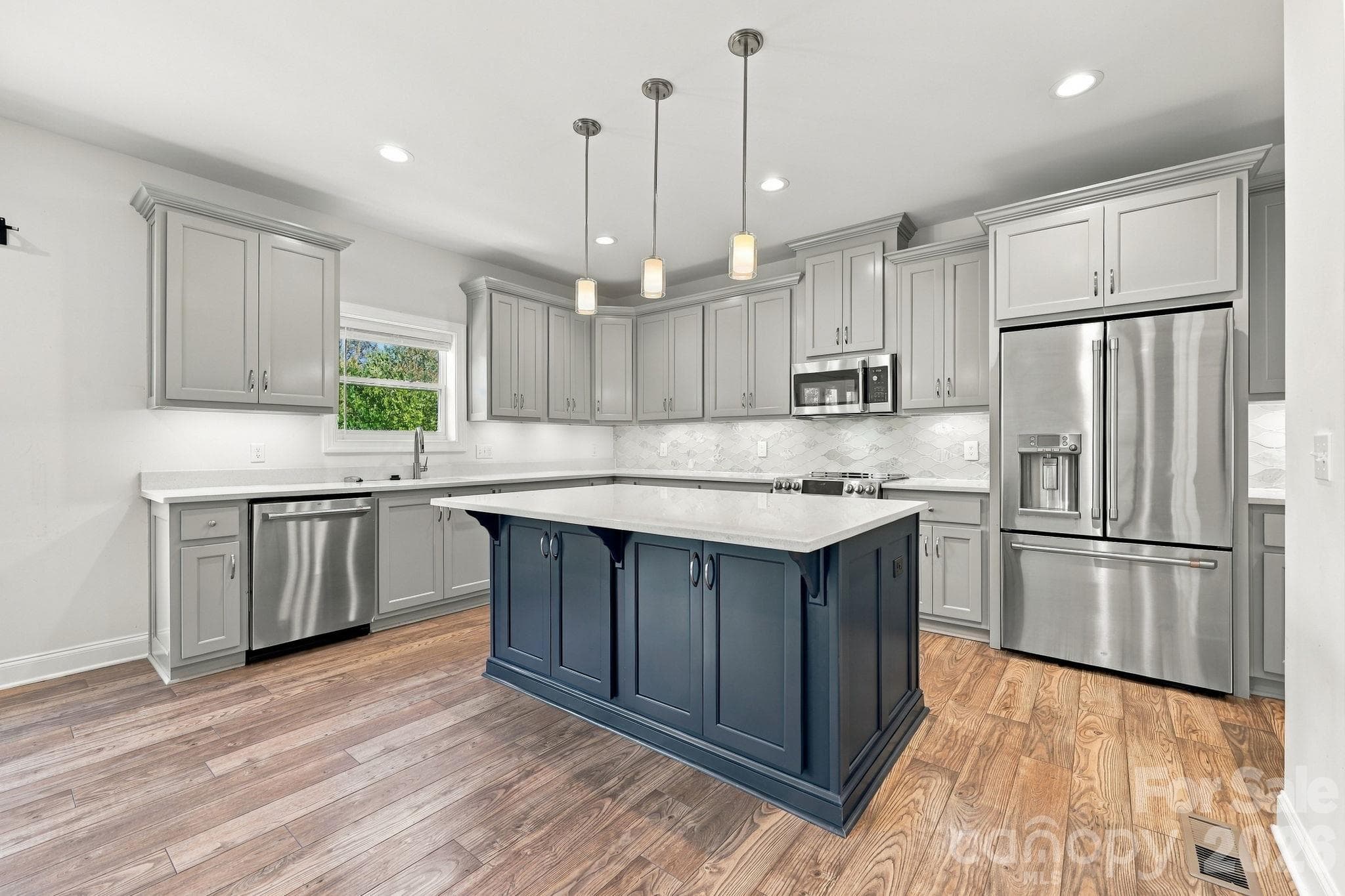 Single Family Residence at 68 Rock View Court, Hendersonville, photo 8 of 48