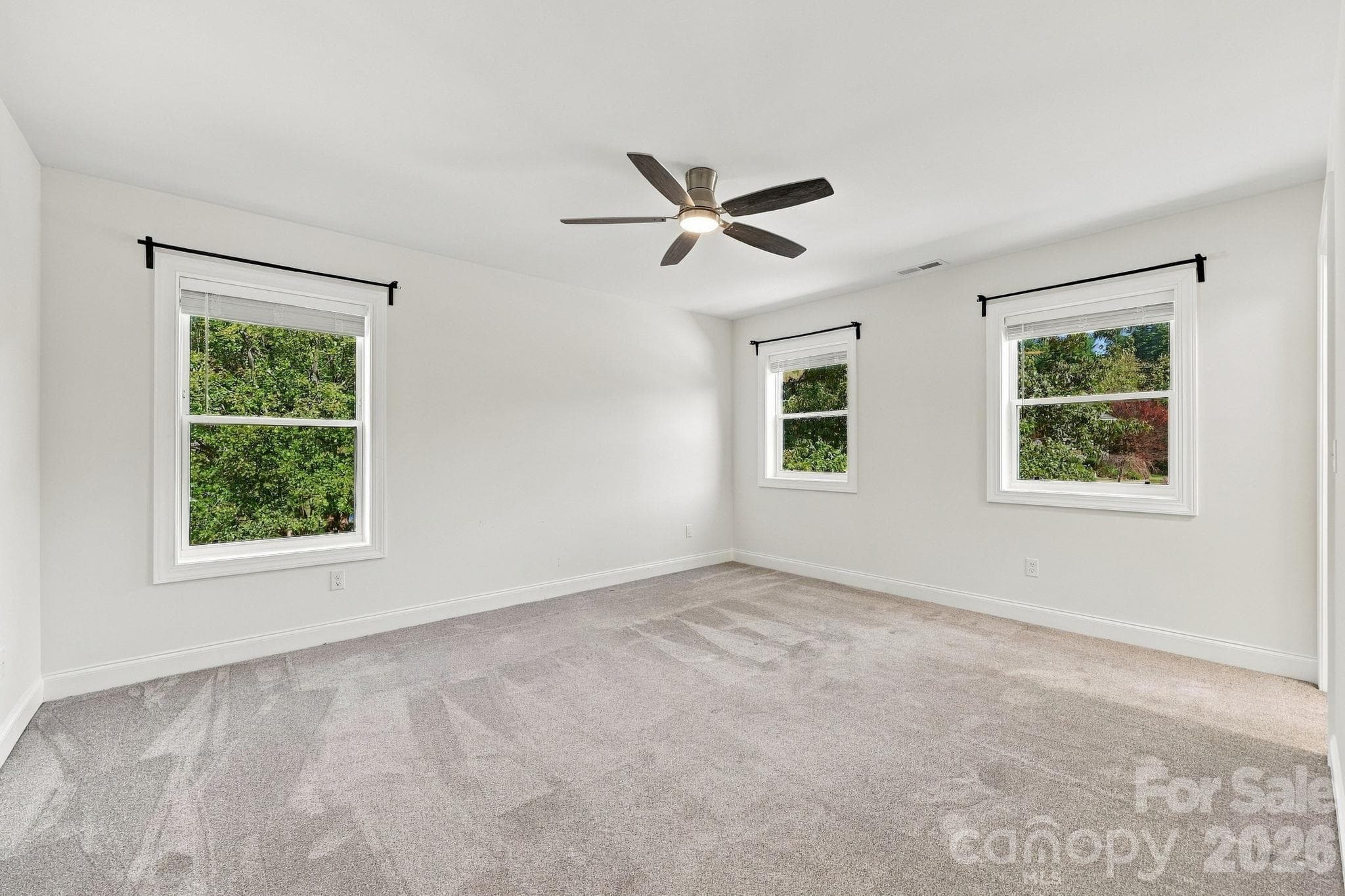 Single Family Residence at 68 Rock View Court, Hendersonville, photo 24 of 48